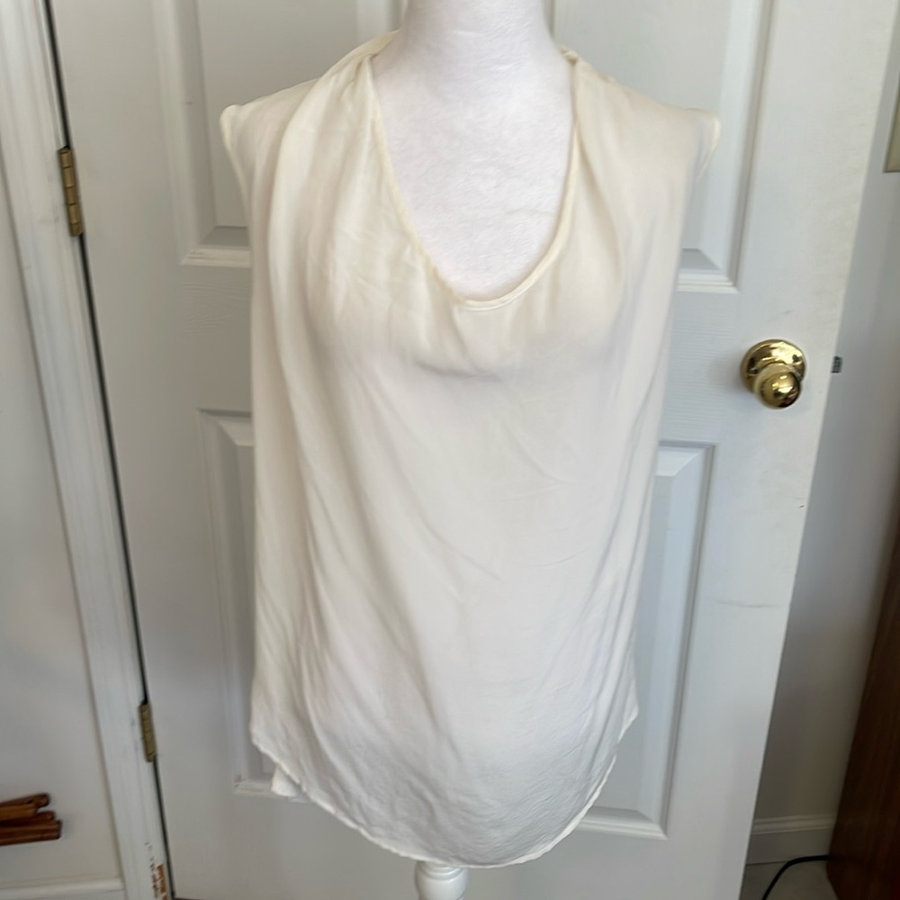 GOLD HAWK  POPOVER TOP SIZE LARGE